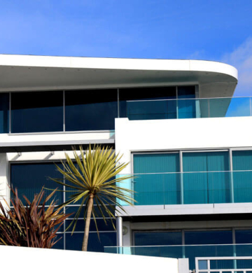 Villa With Pool For Sale